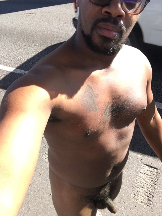 livingclothesfreeSelfie