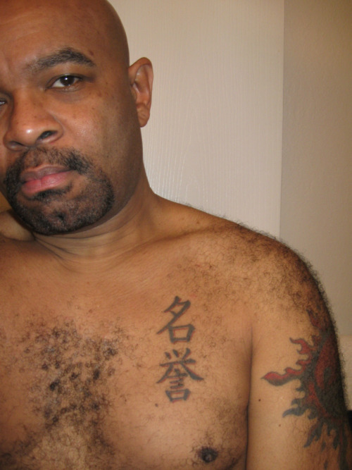 RobFXFaceHairyChestShoulder